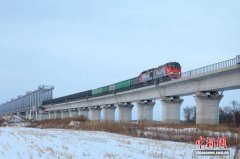 车间里包饺子、办歌唱比