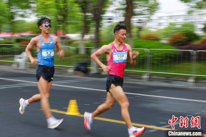 2025全国竞走冠军赛黄山开赛 温永杰季海英分获男