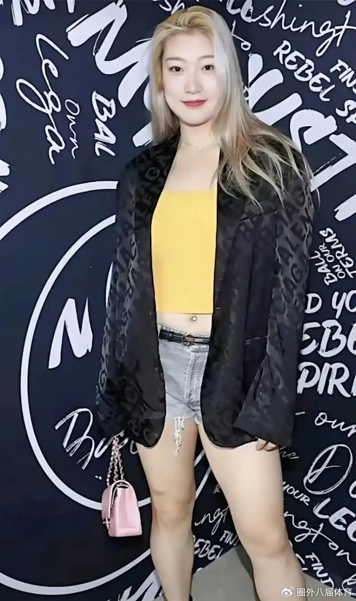 李梦加盟土耳其豪门费内巴切冲击联赛 或为重返